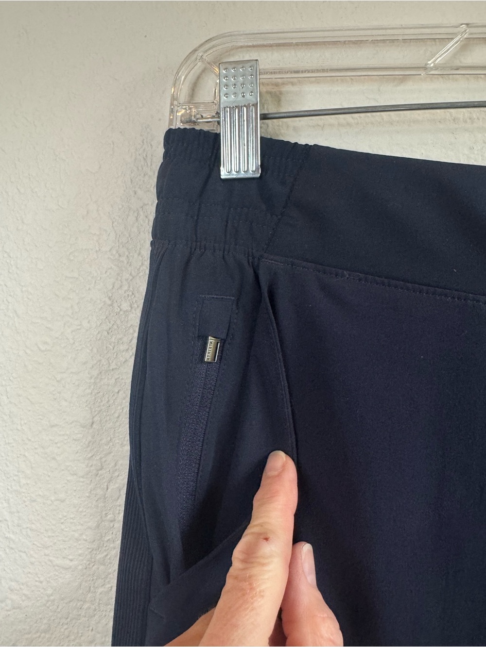 ATHLETA ‘Brooklyn’ Ankle Joggers - Picture 6 of 15